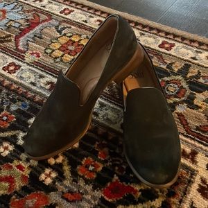 Sofft black leather loafer size 7.5 — like new condition!